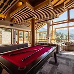 Exclusive Terrace, Parking And Pool Apartment Megeve