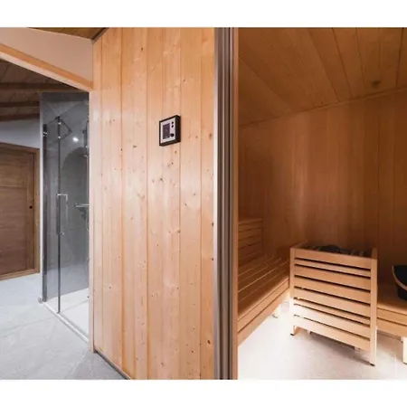 Exclusive Terrace, Parking And Pool Appartement *