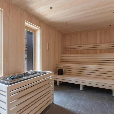 Exclusive Terrace, Parking And Pool *