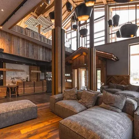 Exclusive Terrace, Parking And Pool * Megève