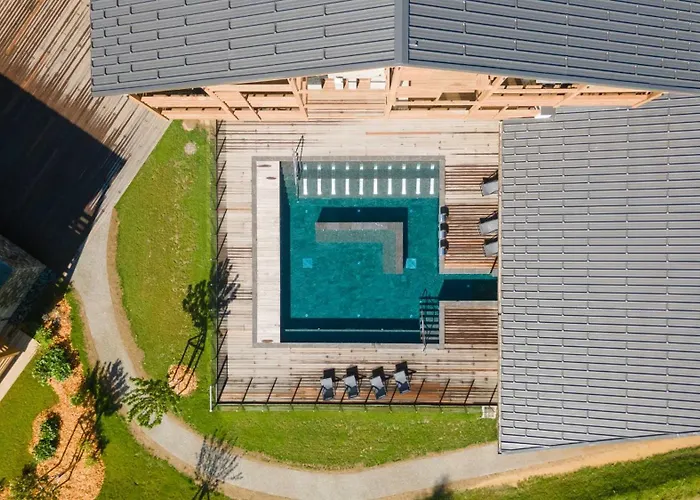 Exclusive Terrace, Parking And Pool Lejlighed *