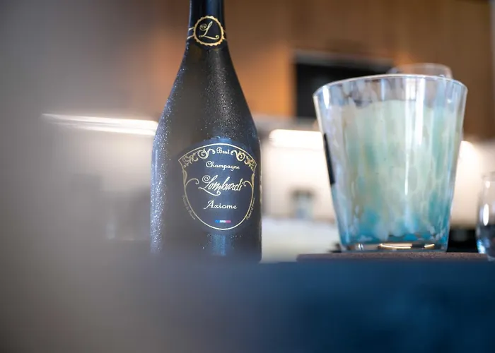 Exclusive Terrace, Parking And Pool Lejlighed *