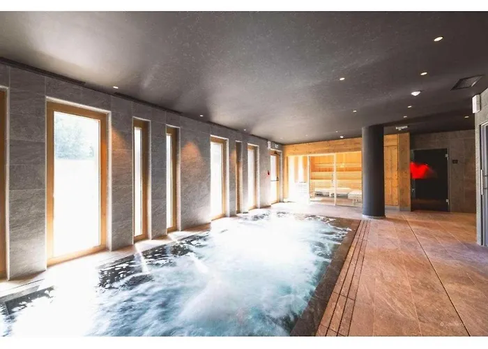 Exclusive Terrace, Parking And Pool Lejlighed *