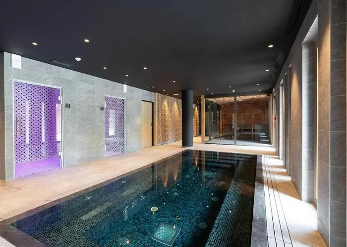 Exclusive Terrace, Parking And Pool Lejlighed *