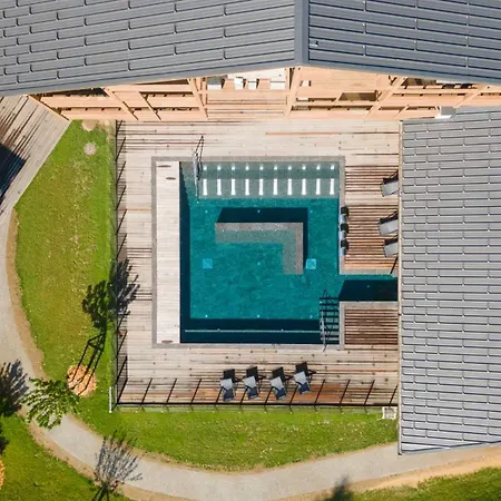 Exclusive Terrace, Parking And Pool Apartment *