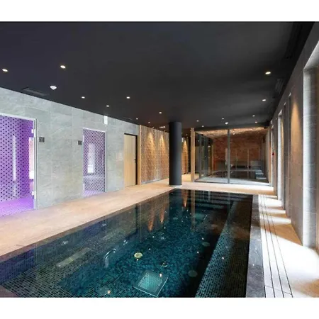 Exclusive Terrace, Parking And Pool * Megève