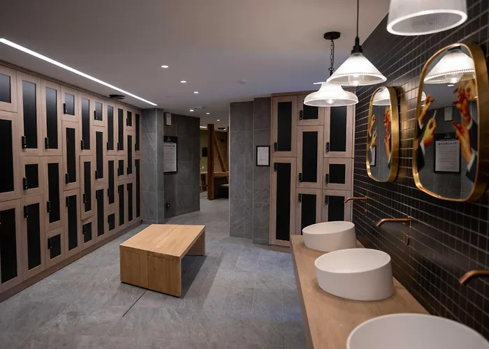 Exclusive Terrace, Parking And Pool شقة *